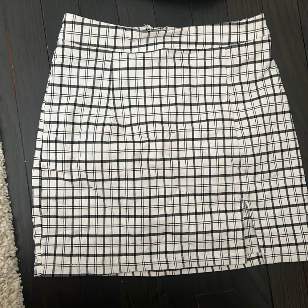 Garage skirt